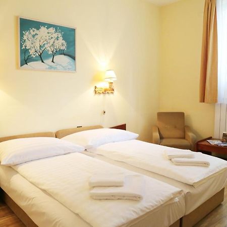 Hotel Bara Gellert Budapest Ngoại thất bức ảnh